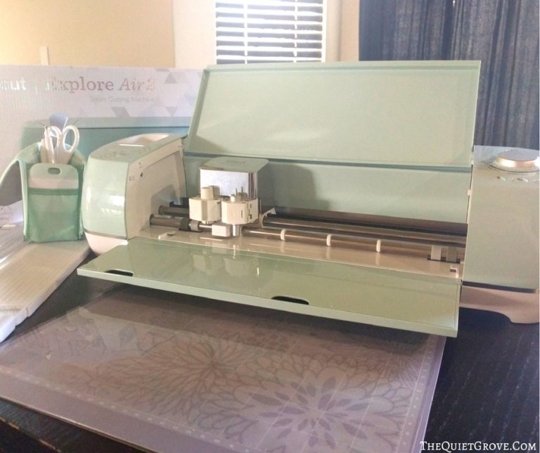 How to Emboss Custom Party Decorations With the Cricut Cuttlebug ⋆ The ...