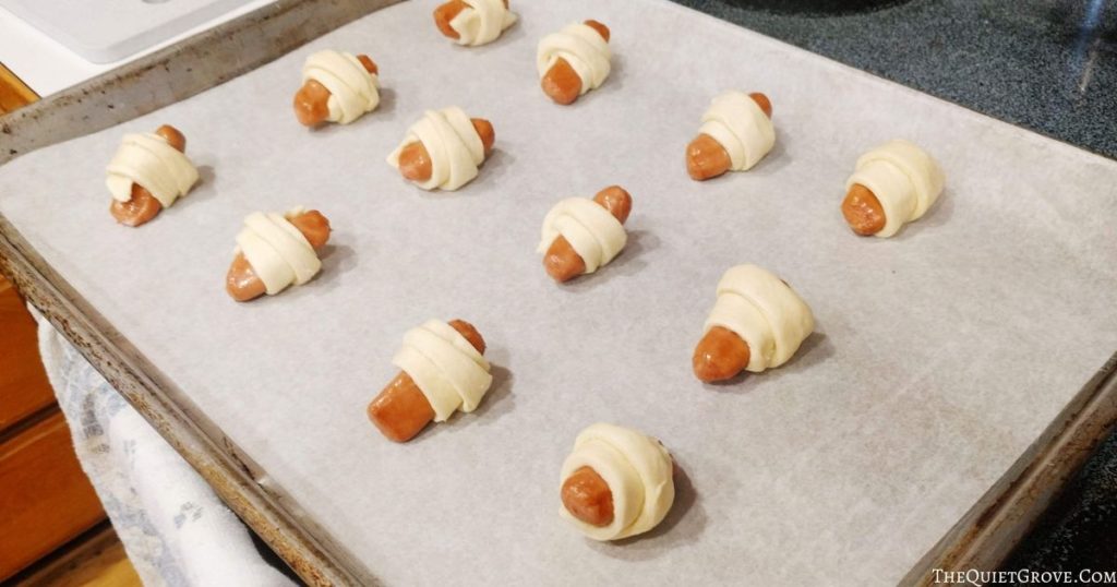 Easy Lit'l Smokies & Crescent Roll Pigs in a Blanket ⋆ The Quiet Grove
